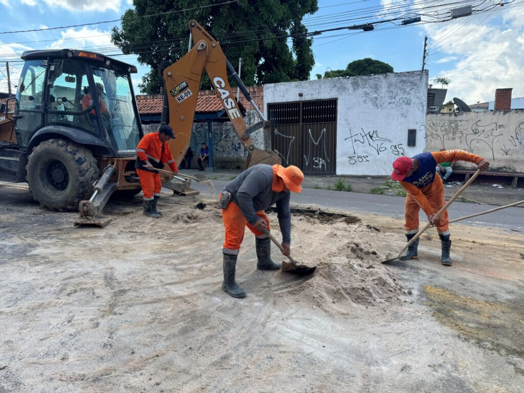 Prefeitura-de-Manaus-recupera-drenagem-profunda-no-bairro-da-Paz-e-reforca-seguranca-viaria-na-regiao-2