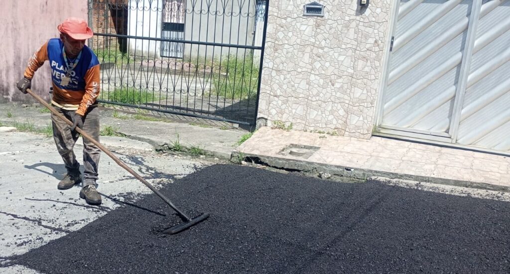 Prefeitura-de-Manaus-avanca-com-manutencao-asfaltica-na-comunidade-Fazendinha-e-fortalece-mobilidade-na-zona-Norte-2