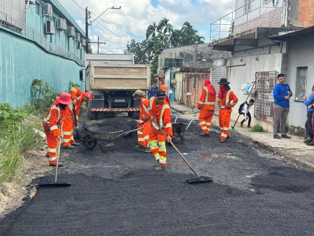 Prefeitura-de-Manaus-avanca-com-operacao-Tapa-Buracos-no-bairro-Colonia-Terra-Nova-2