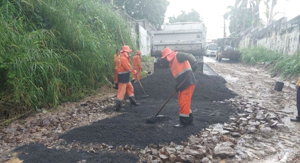 Prefeitura-de-Manaus-pavimenta-trecho-de-rua-no-bairro-Parque-das-Laranjeiras-que-era-em-solo-natural-2