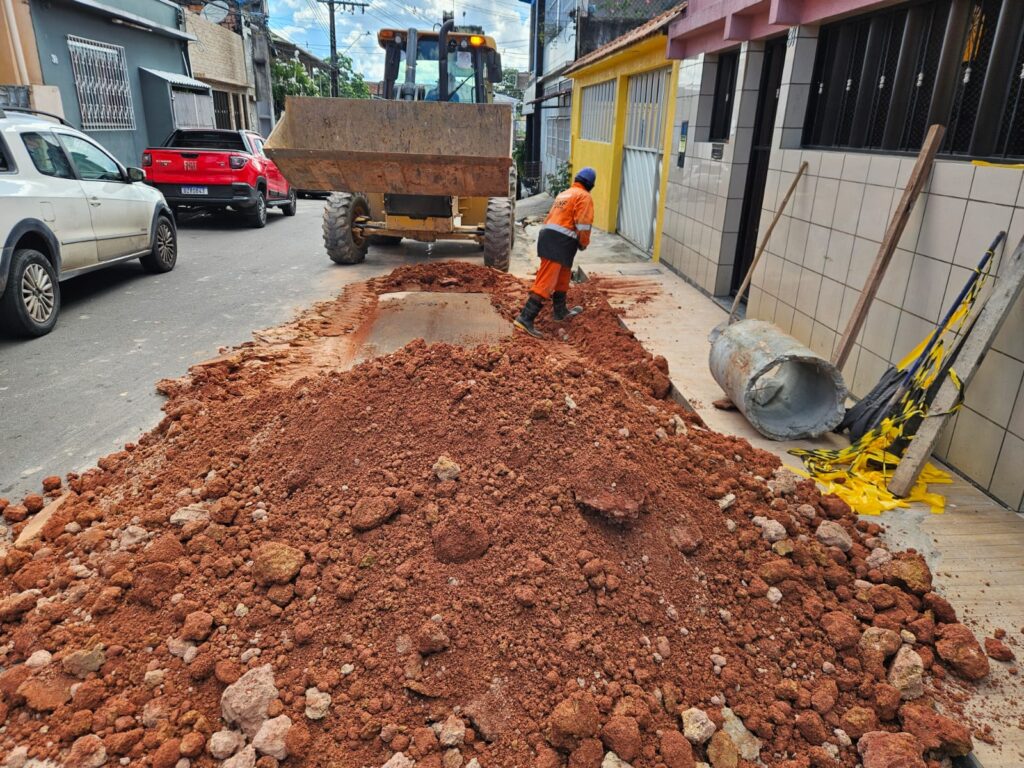 Prefeitura-de-Manaus-reforca-infraestrutura-no-bairro-Santo-Antonio-com-recuperacao-de-rede-de-drenagem-profunda-2