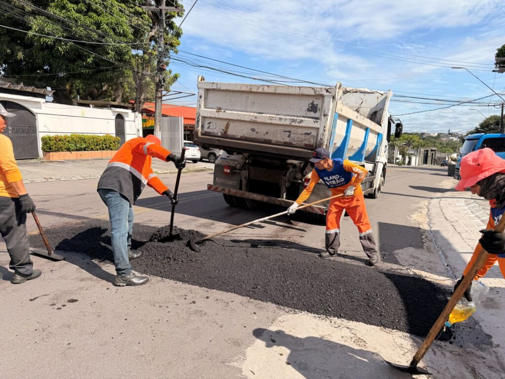 Prefeitura-de-Manaus-reforca-seguranca-viaria-com-implantacao-de-lombadas-no-bairro-Aleixo-4