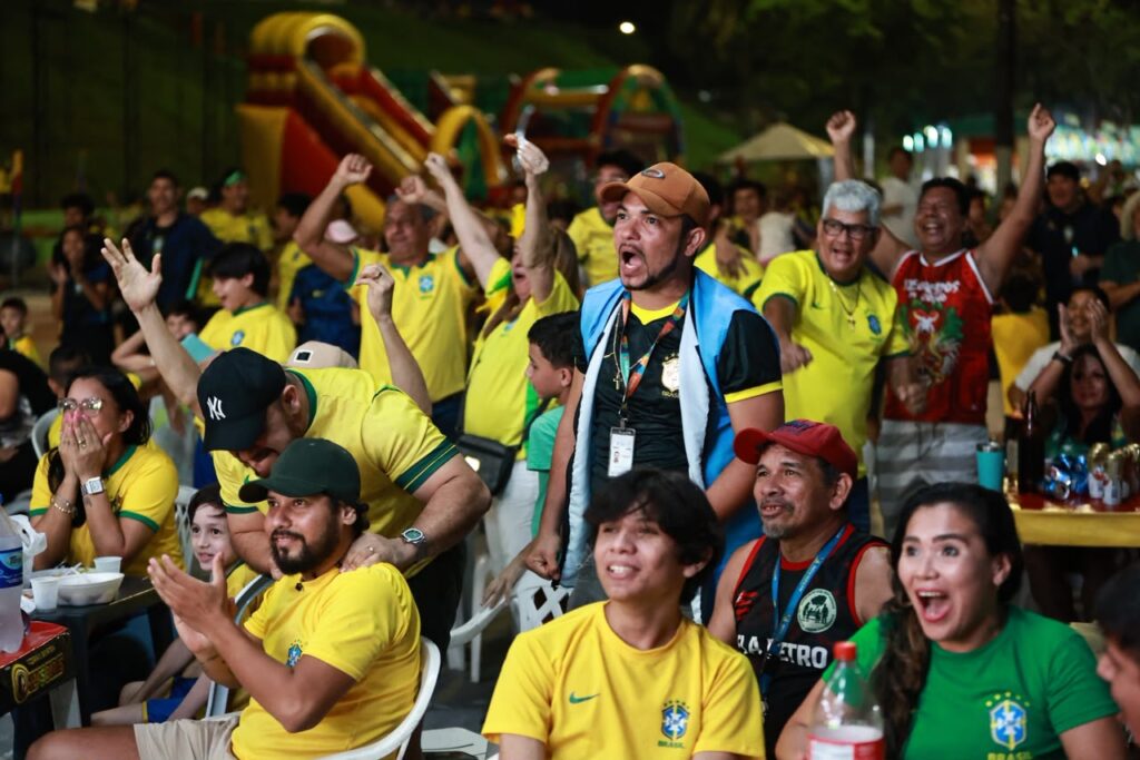 Ruas-da-Copa-reunem-familias-e-torcedores-em-clima-de-festa-com-apoio-da-Prefeitura-de-Manaus-6