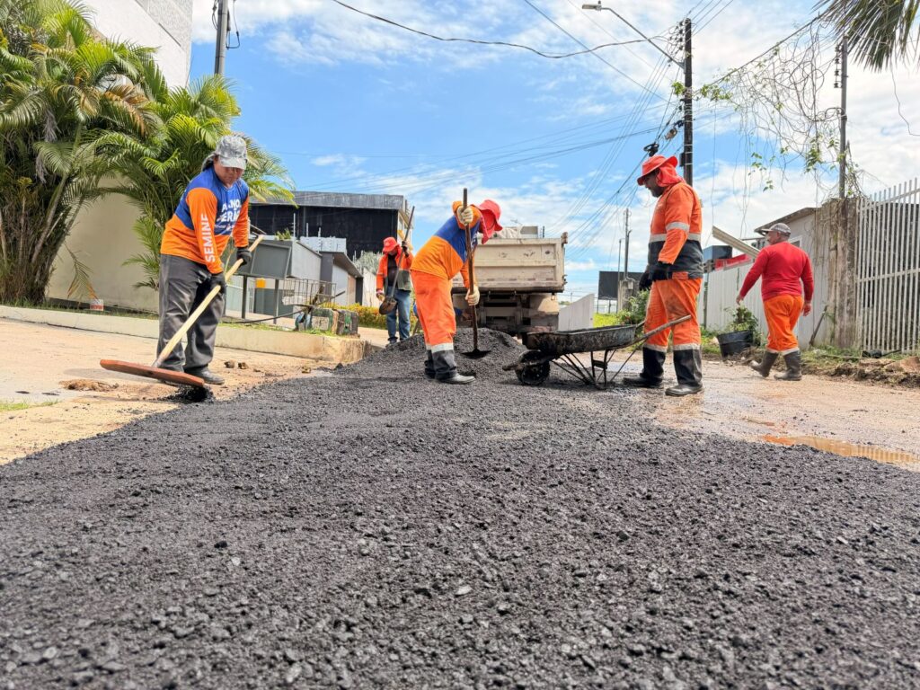 Prefeitura-de-Manaus-avanca-com-recapeamento-no-bairro-Flores-e-reforca-mobilidade-e-seguranca-na-zona-Centro-Sul-3