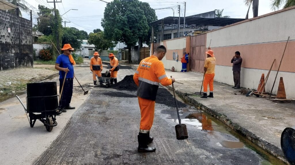 Prefeitura-de-Manaus-fortalece-recuperacao-viaria-no-bairro-Armando-Mendes-e-garante-mais-mobilidade-na-zona-Leste-4