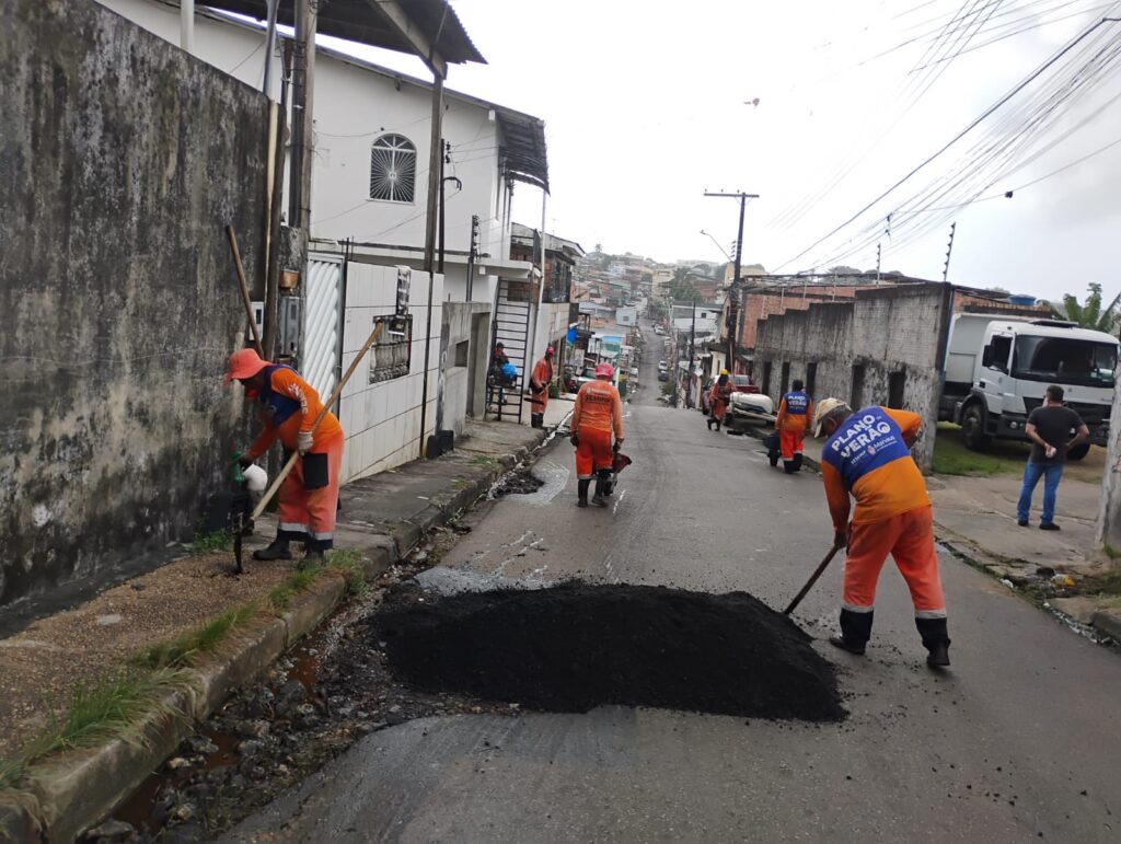 Prefeitura-de-Manaus-recupera-trechos-desgastados-da-rua-Z-e-reforca-manutencao-da-malha-viaria-no-bairro-Nova-Esperanca-2